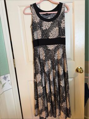 Sleeveless Black Maxi Dress with Cream Floral Print and Waistband